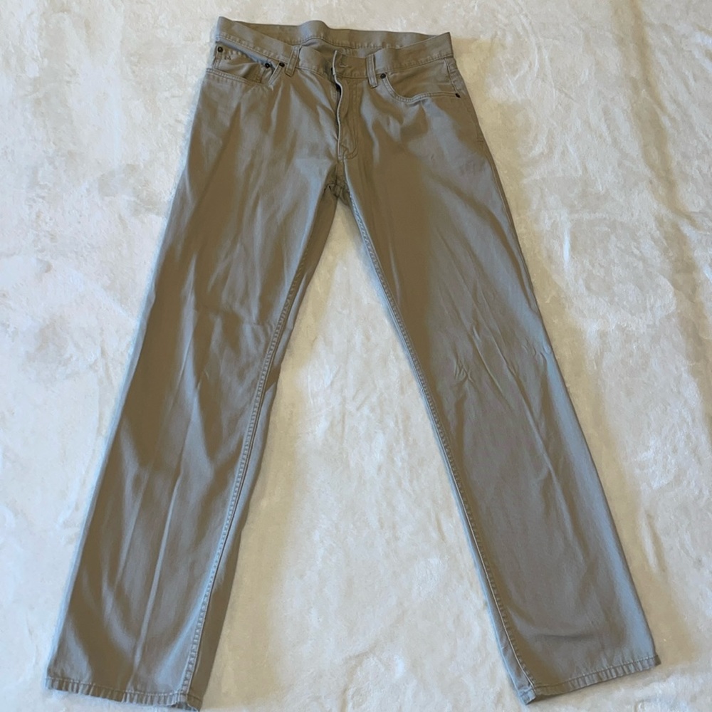 Men’s Polo Ralph Lauren khaki pants. 32/32.Khaki lighter brown color.
